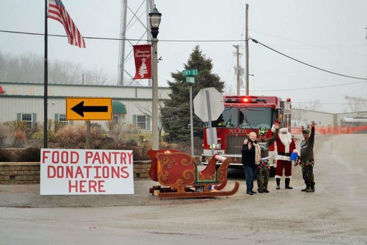 Stuff The Sleigh For The North Lake Food Pantry At Woody S Bar