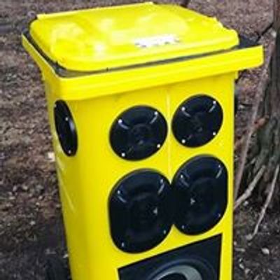 Žlutá Popelnice / Yellow Garbage Bin