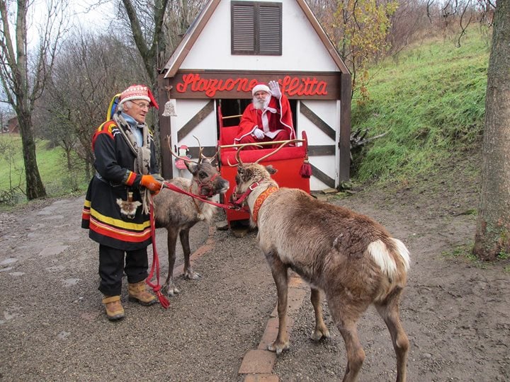 Babbo Natale Montebabbio.La Casa Di Babbo Natale Apre Con Le Renne Montebabbio