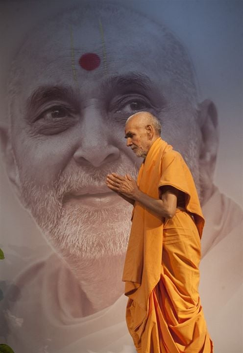 Pramukh Swami Maharajs Shradhanjalii Sabha at Bombay Exhibition Centre