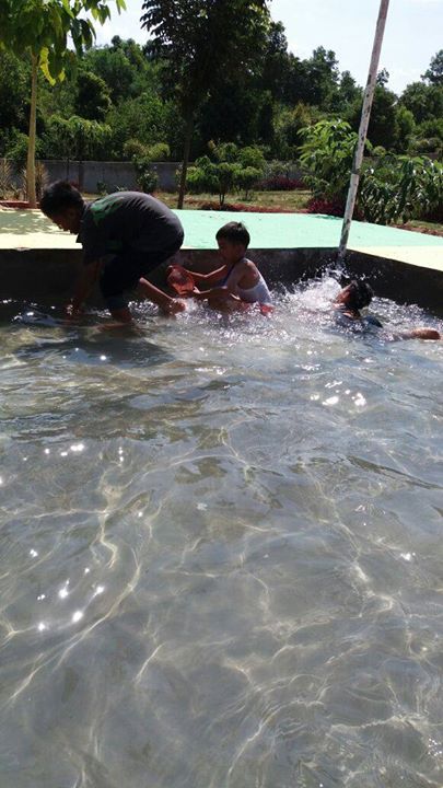 Lomba Menangkap Ikan At Taman Wisata Air Kito Jambi