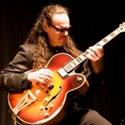 Andre Roy Guitarist