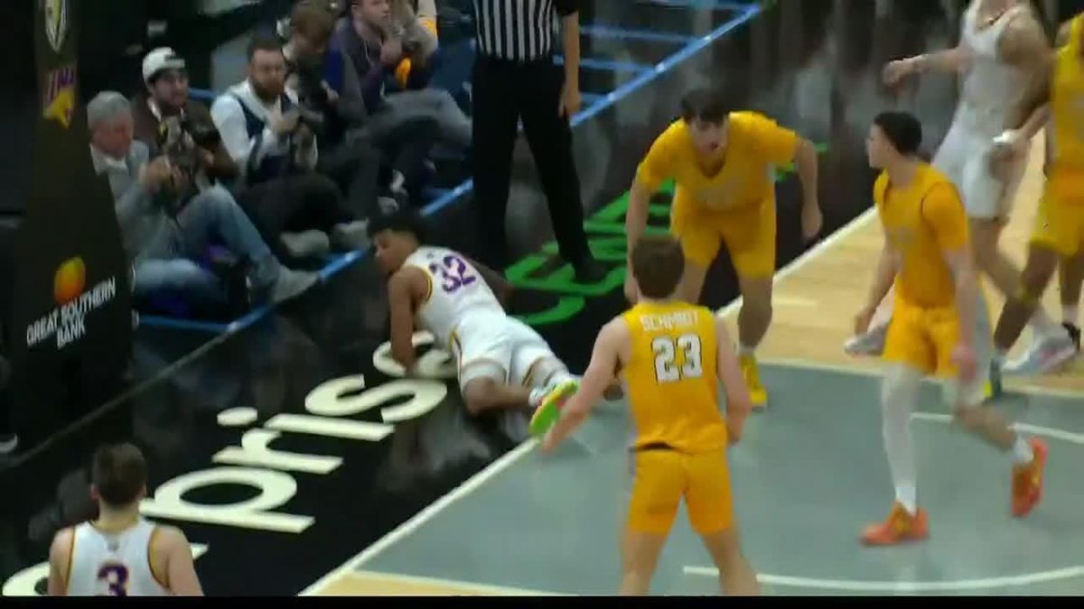 Northern Iowa Panthers at Valparaiso Beacons Mens Basketball at Valparaiso Athletics-Recreation Center, 17 January