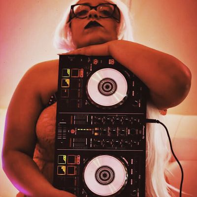 Dj alisha B 303 logo