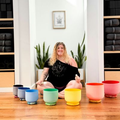 Lauren Demberg, E-RYT200 logo