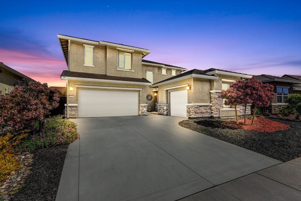 OPEN HOUSE Like New, Modern Farmhouse Style West Park Home w