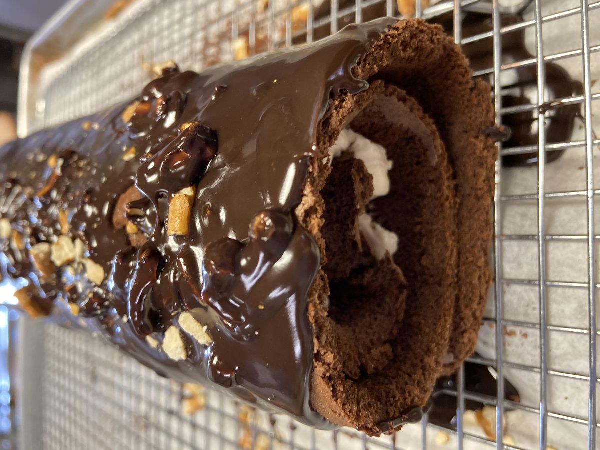 Annies Signature Sweets Virtual swiss cake rolls baking