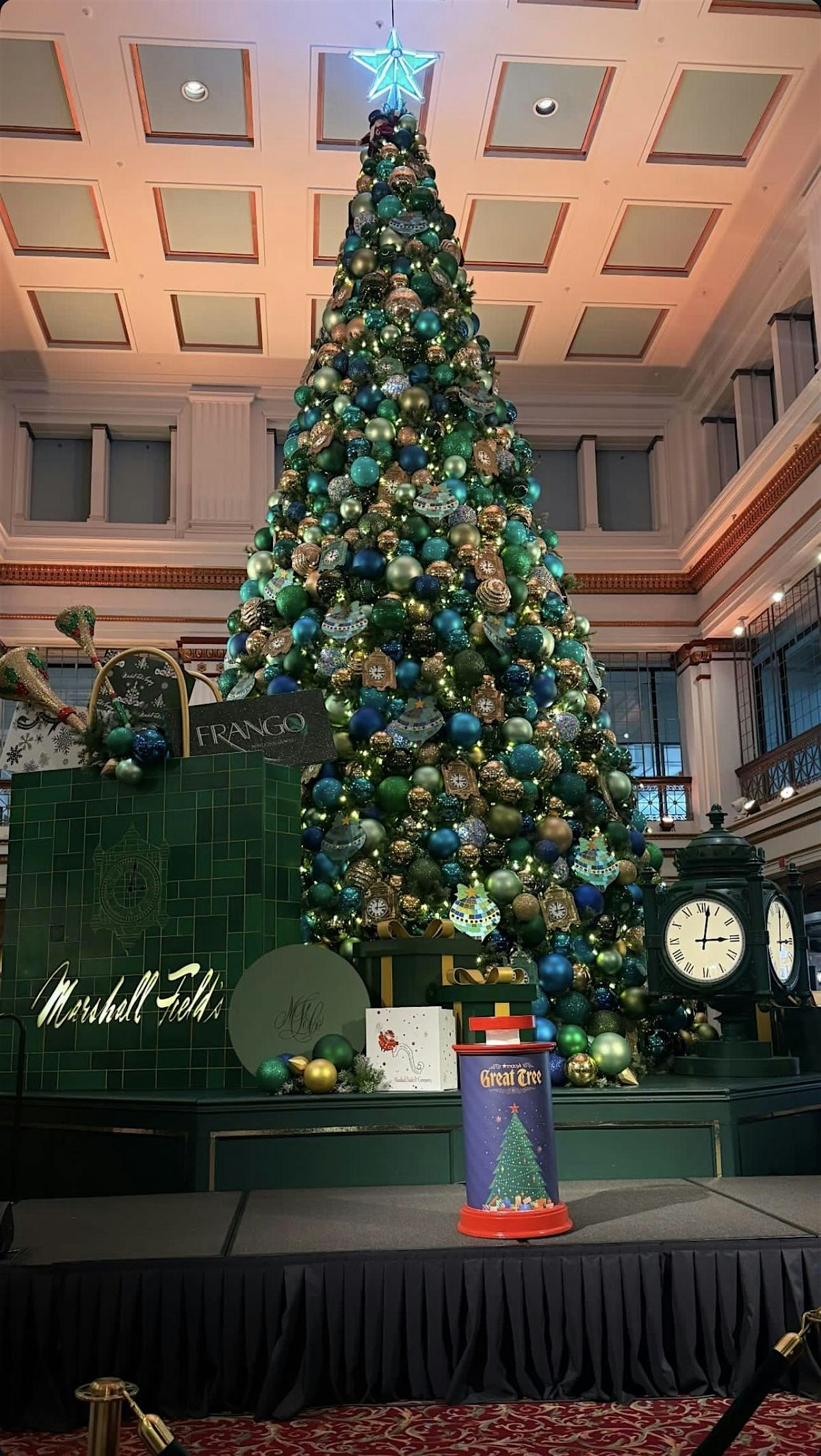 Macy's Sip & Shop: Friends & Family Edition, 6 December | Event in Chicago | AllEvents