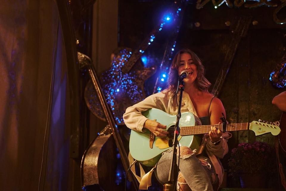 Cami Nyx Acoustic Cumberland Trail, Cumberland Trail Bar & Grill