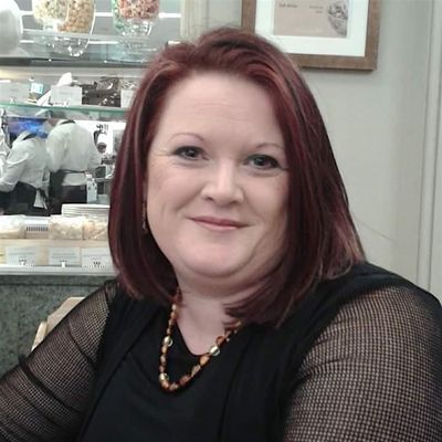 Karen Beeton logo
