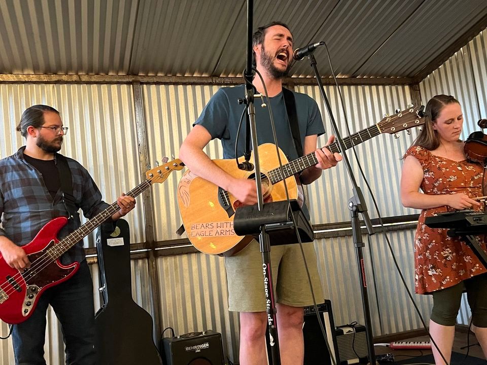 bears-with-eagle-arms-at-parker-days-parker-days-festival-june-11