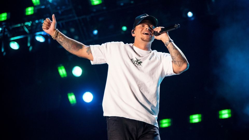 Kane Brown, Dustin Lynch & LoCash at Simmons Bank Arena, North Little