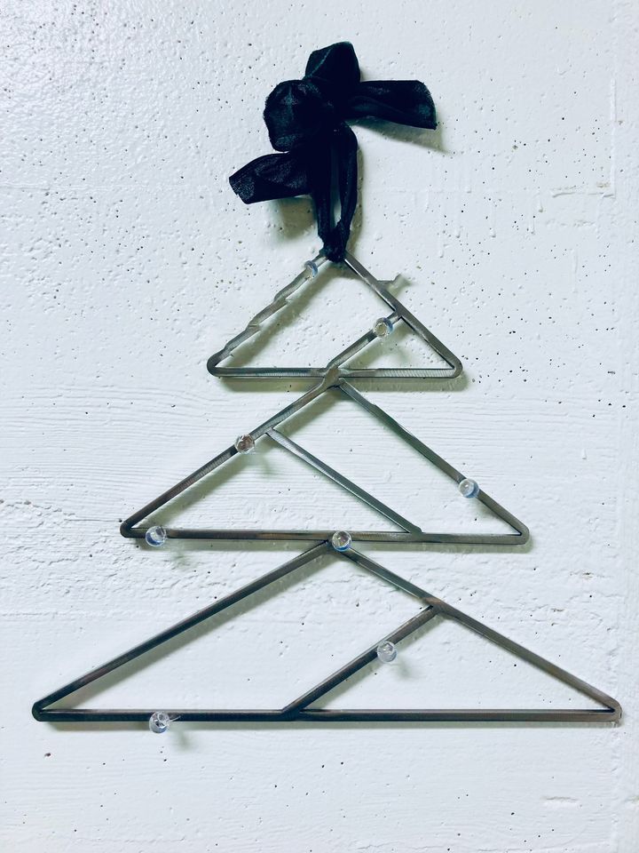 Welding holiday card/photo holder, 3007 Mondovi Road