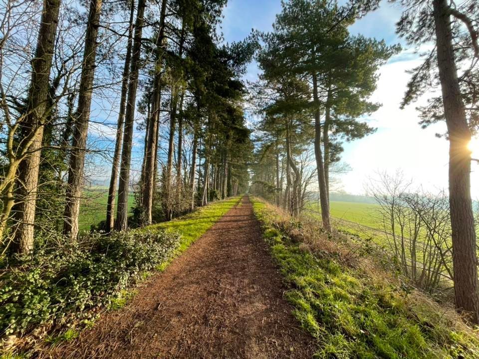 Steeple Claydon Circular Walk, Steeple Claydon Village Hall, Buckingham