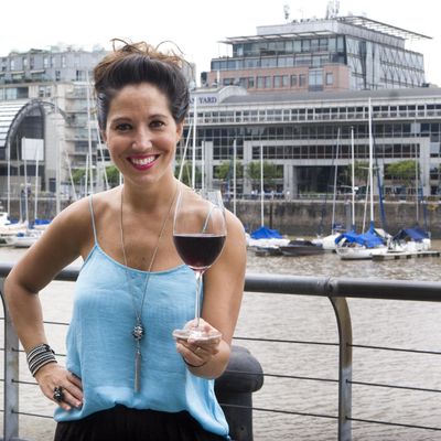 Mariana Gil Juncal logo