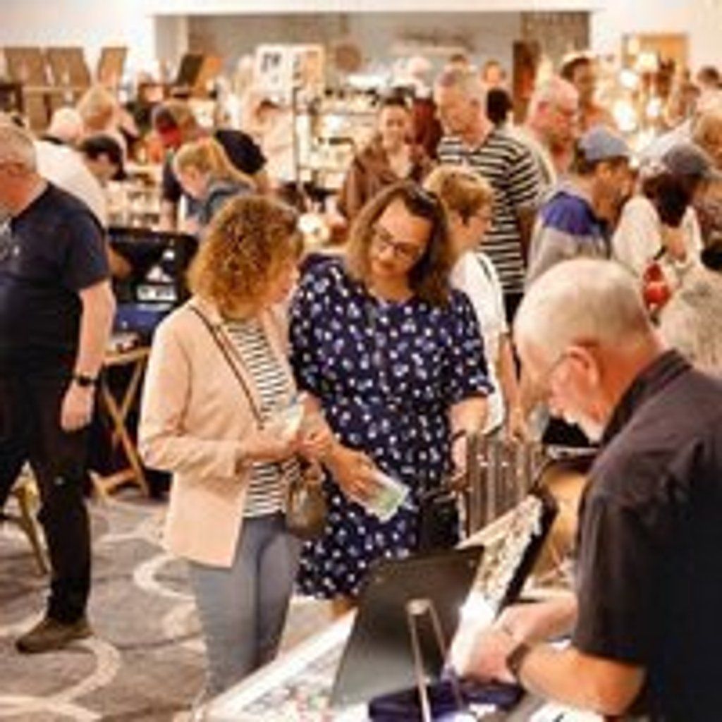 Brighton Racecourse Antiques and Vintage Fair, 30 November | Event in Brighton | AllEvents