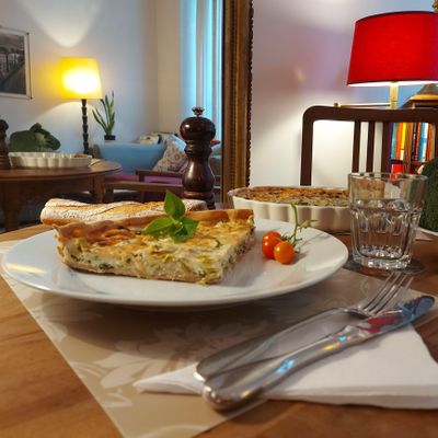 Salon L'écritoire und Quiche-Haus logo