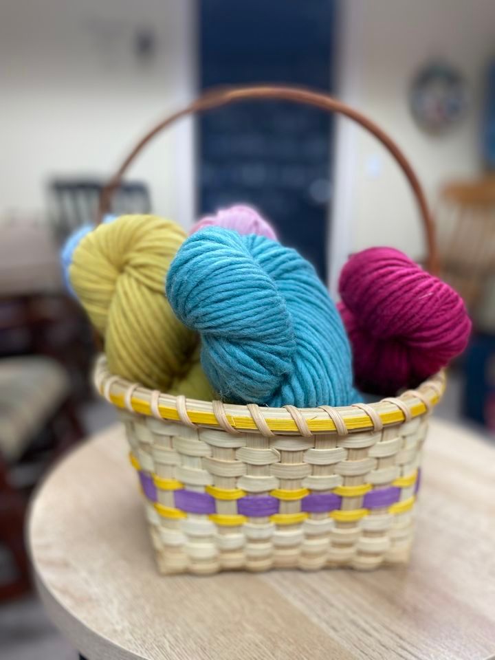 Basket Making Class Spring Easter Basket with Wooden Handle, Rabbit