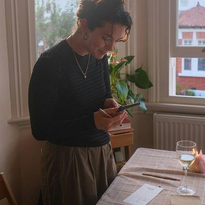 Maddy Robertson logo