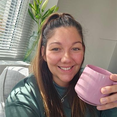 Hypnobirthing With Holly logo