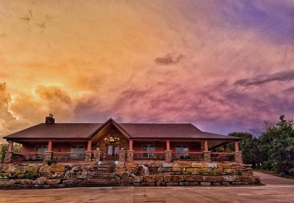 Music by "Copper Reign", The Quarry Wine Garden, New Melle, 19 August