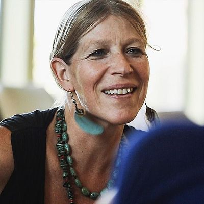 Dr. Florie Wild logo