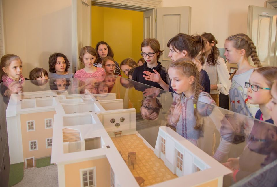 Kinder-Ferienwoche mit Mozart Tickets, Mozarts Geburtshaus, Salzburg, July 10 2023 | AllEvents.in Kinder-Ferienwoche mit Mozart