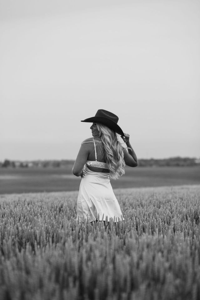 LARA BELL WITH BAND at Magpies , Magpie’s Lake Geneva, August 13 2023