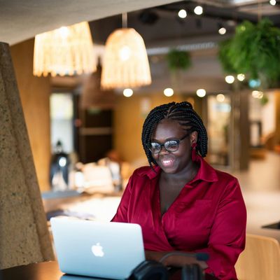 Amy THIARE - L'art de vendre autrement logo