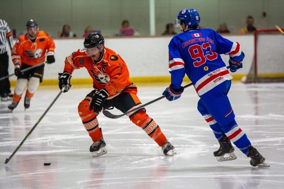 Phantoms vs Bulldogs, Frontenac Community Arena, Deseronto, 8 December