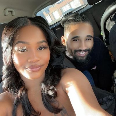 Erikka Kneeland logo