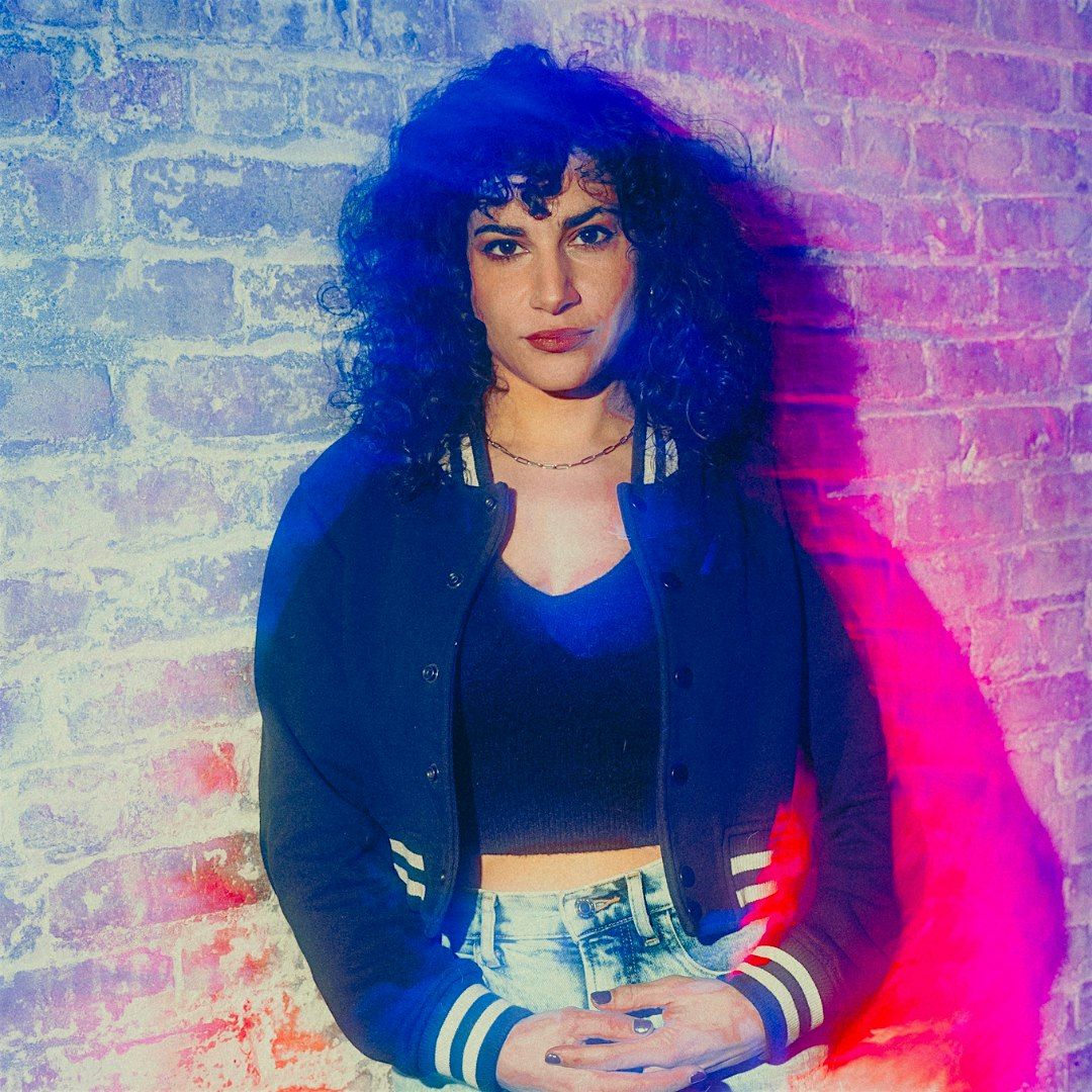 Stand-Up Comedy at Iburi Photography with Naomi Karavani, 12 December | Event in Batavia | AllEvents