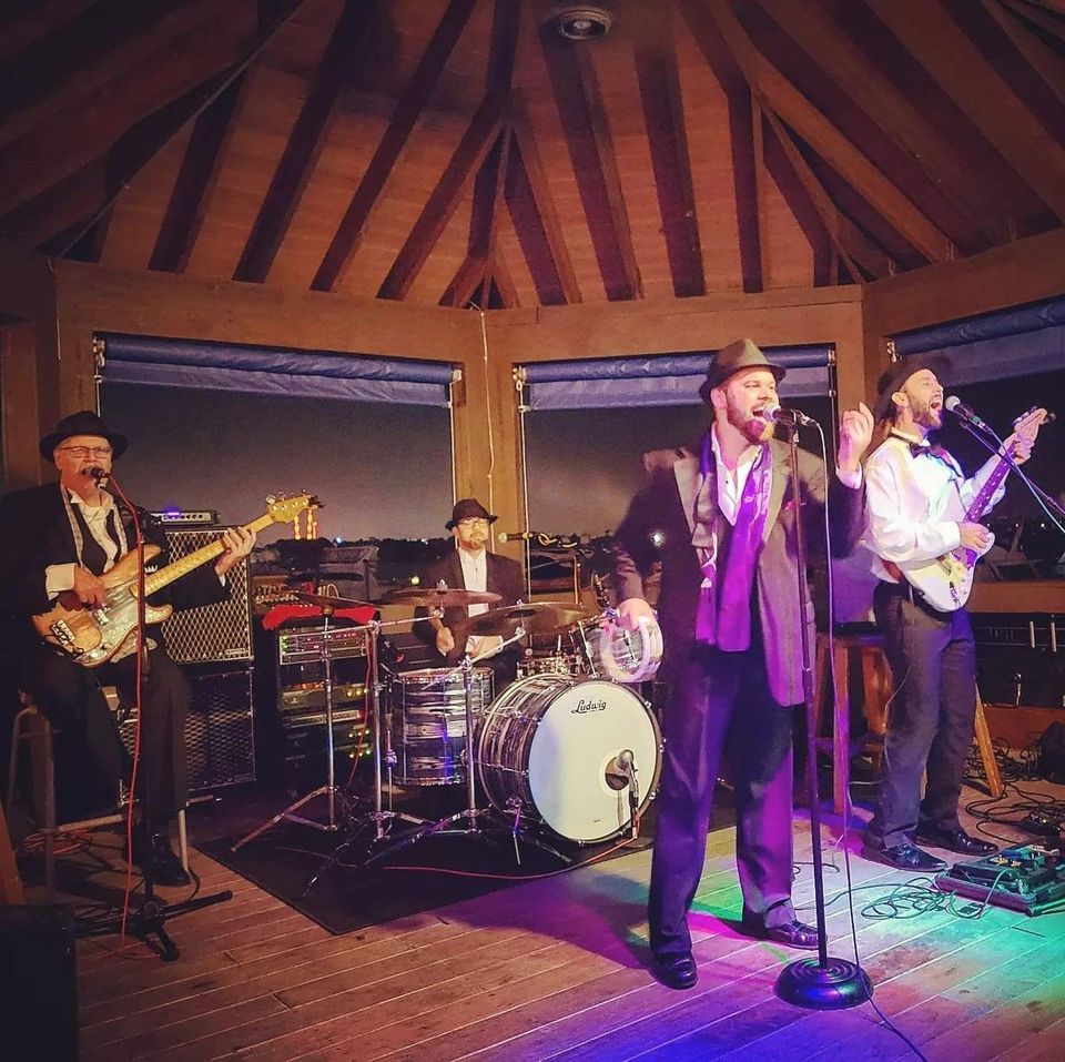 The Fabulous B Naturals Peanuts Restaurant & Sports Bar 11/26, Peanut