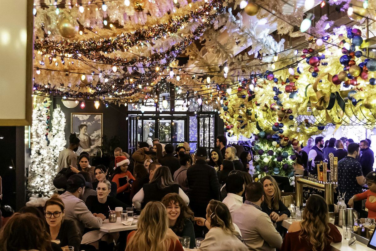 Christmas Karaoke at The Christmas Inn, 26 December | Event in Chicago | AllEvents