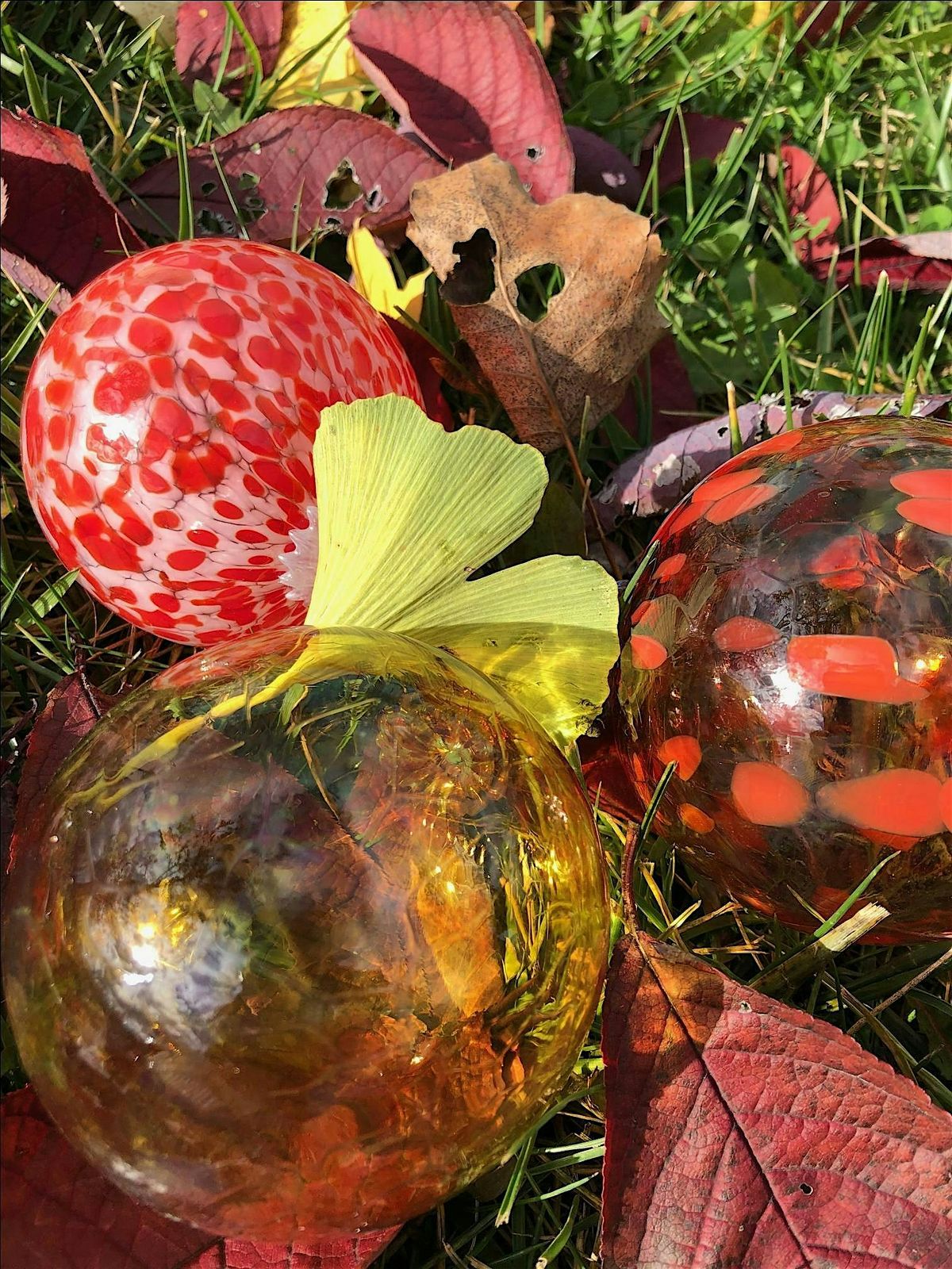 Ornaments! Warm, warmer, warmest in seasonal colors in Hot Glass., 6 December | Event in Indianapolis | AllEvents