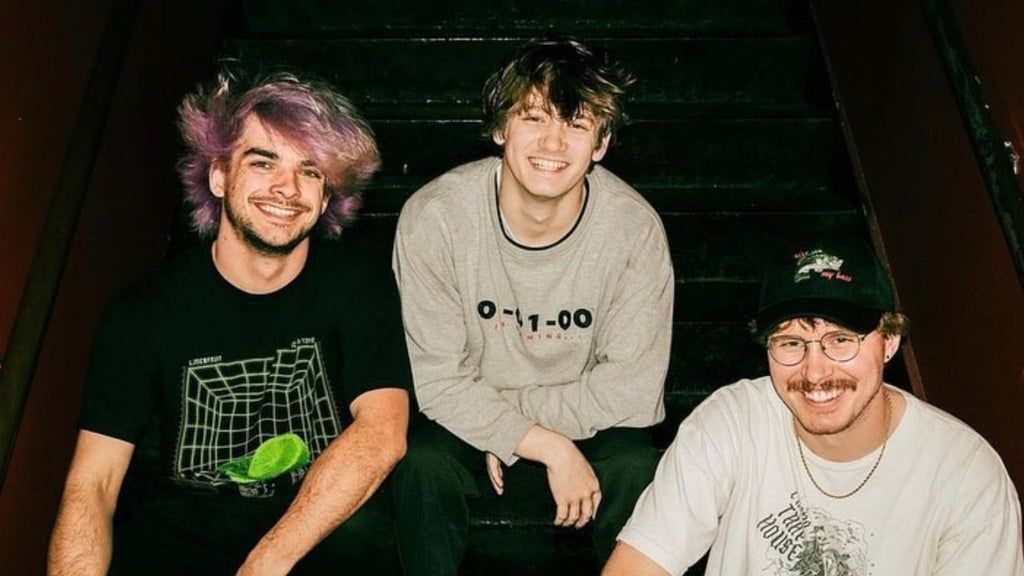 Saturdays At Your Place with Prince Daddy & The Hyena, TRSH, Carly Cosgrove, Riley!, Thoughts On Bowling and Kerosene Heights, 21 November
