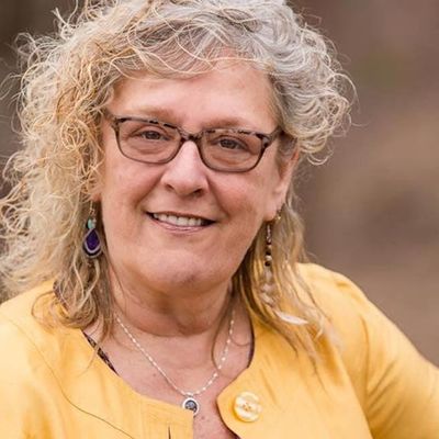 Shirley R Bloethe
