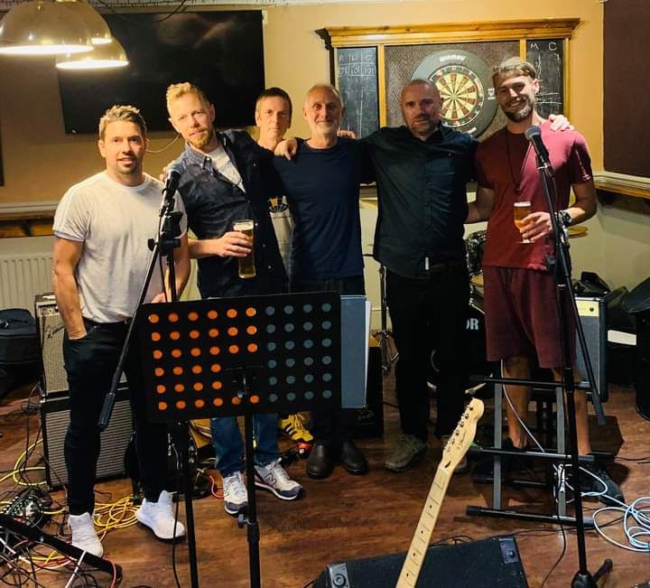 Kosta D and the Fortune Tellers White Hart Crawley , White Hart Inn