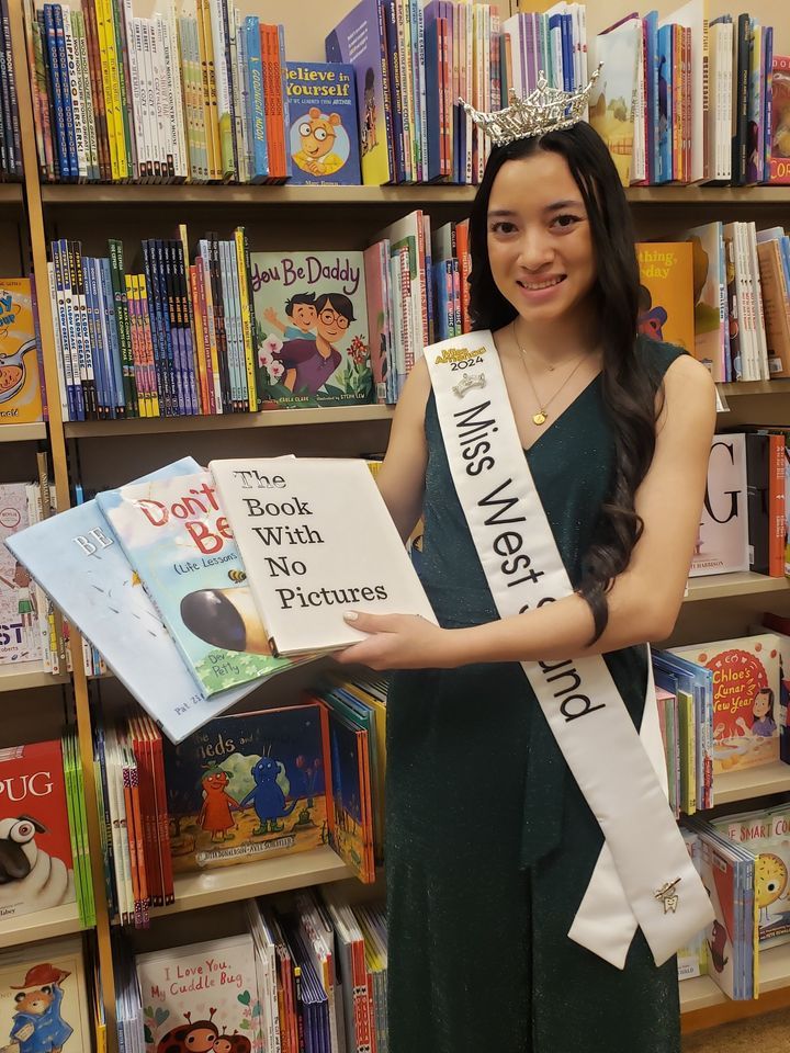 Miss West Sound Kitsap Mall Barnes & Noble Saturday Storytime, Barnes