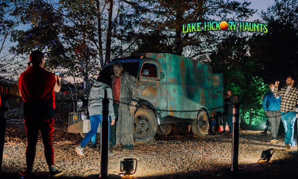 Original ScreenUsed Jeepers Creepers Truck & Creepers Cousin Meet