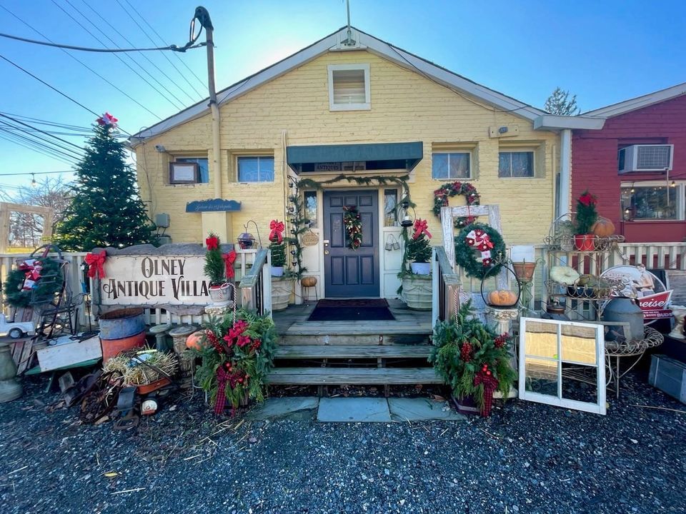 Vintage Wonderland Open House , Olney Antique Village, December 2 2023