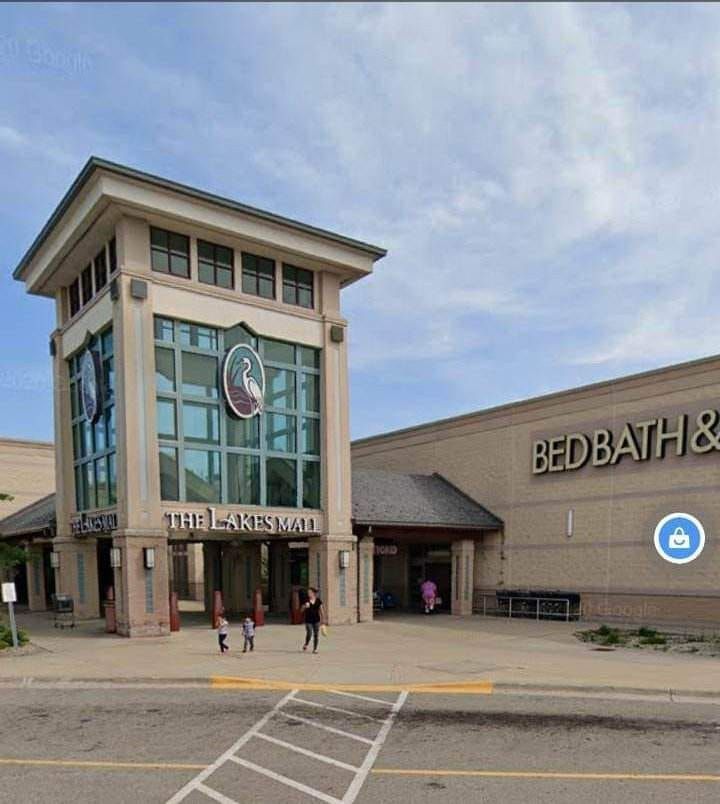 Outdoor Walk at The Lakes Mall, Bed Bath & Beyond (5540 Harvey Street