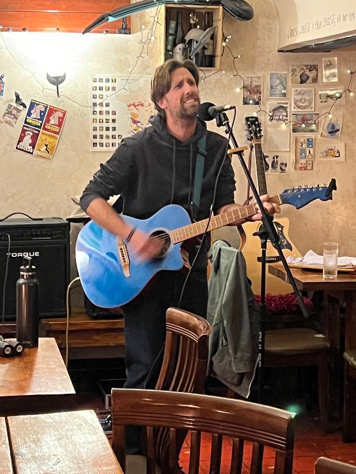 Winedown Christmas Open Mic Night hosted by Andy Hollinhurst., Winedown Preston, December 14