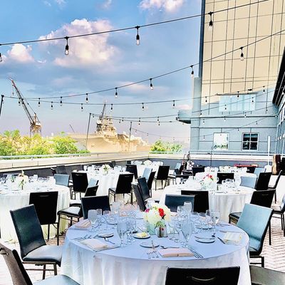 Renaissance Portsmouth-Norfolk Waterfront Hotel logo