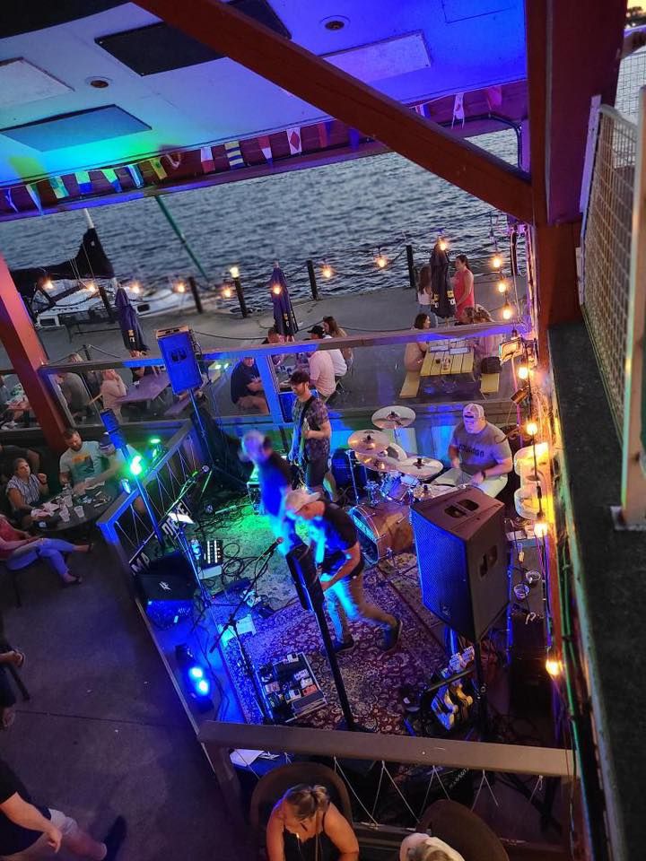 Maple Drive Pier Patio Summer Shaker, The Pier Patio Bar & Grill