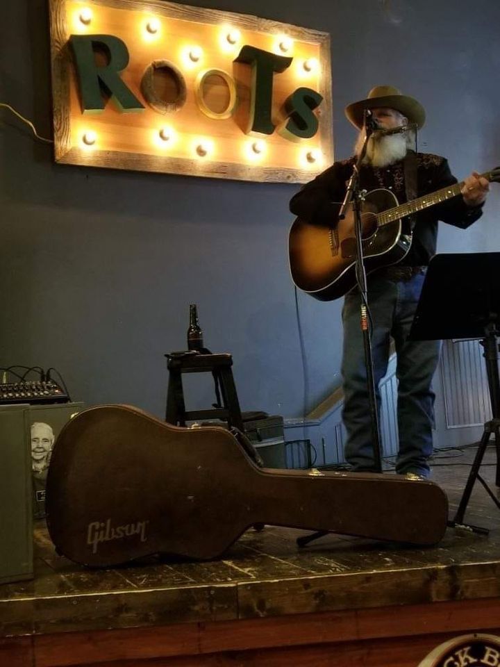 charlie-weyler-country-music-bringing-in-the-new-year-at-roots-in