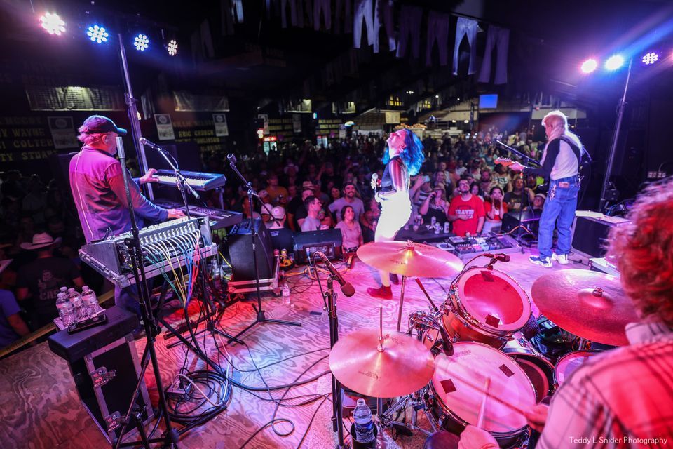 Bear Creek Band w/Emm K at Ojibwa Casino in Marquette, MI, Ojibwa