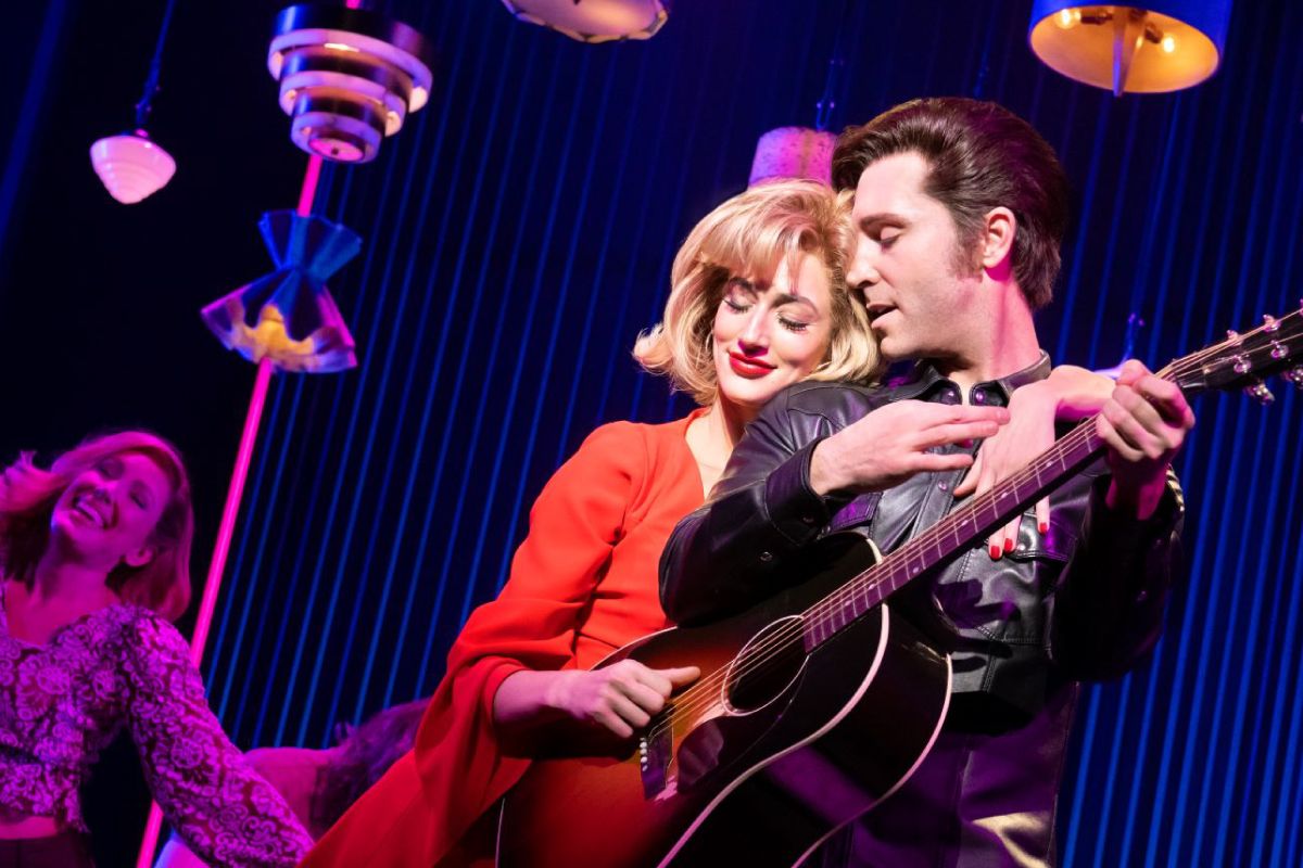 A Beautiful Noise: The Neil Diamond Musical - Tucson, 25 June | Event in Tucson | AllEvents