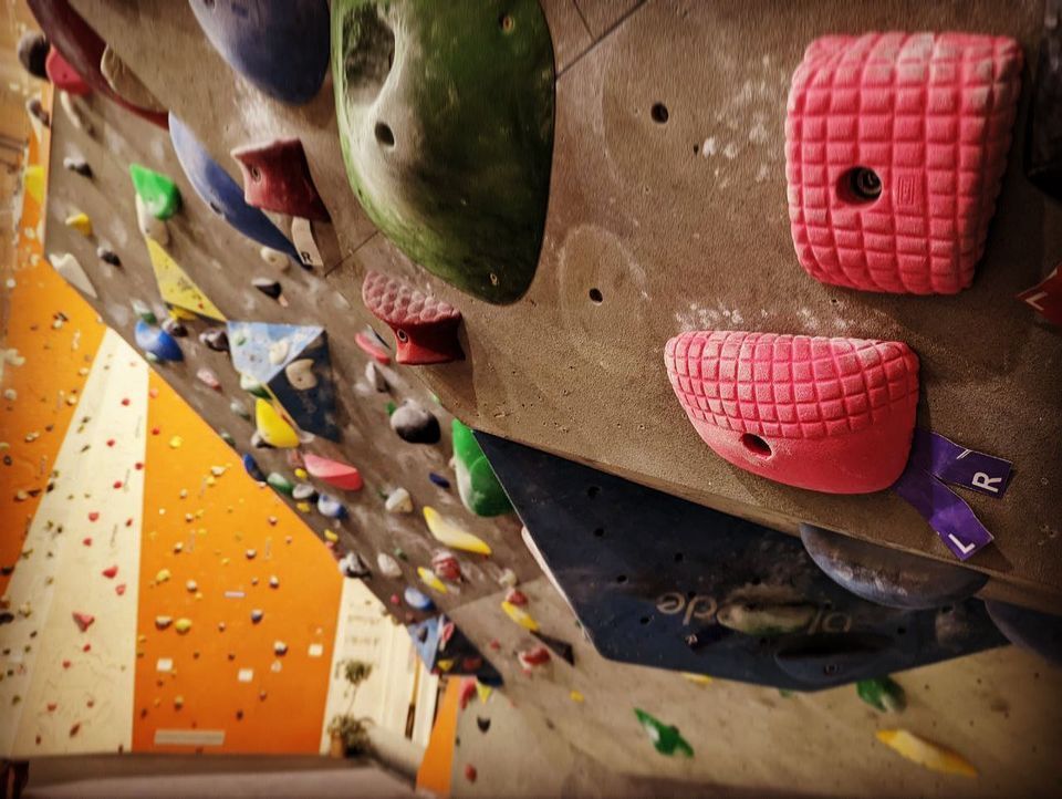 Bouldern im Kletterzentrum Bayreuth mit unserer Familiengruppe, DAV