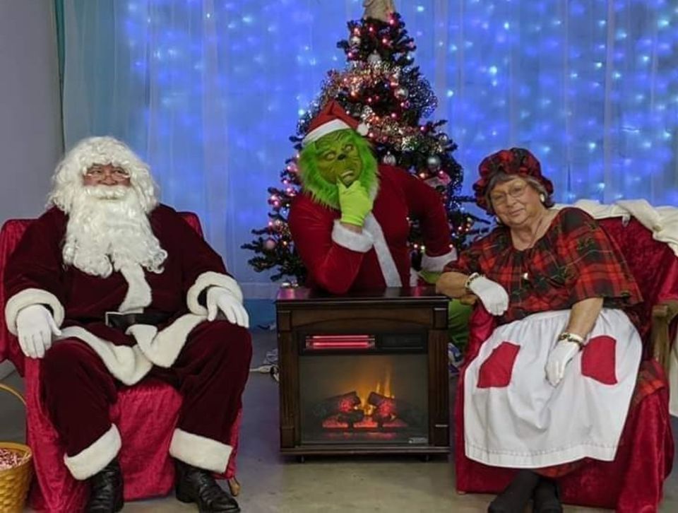 Breakfast with Santa and the Grinch, Riesel Lion's Club, December 9